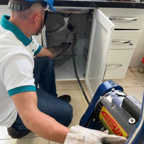 Serviço de desentupimento de pia